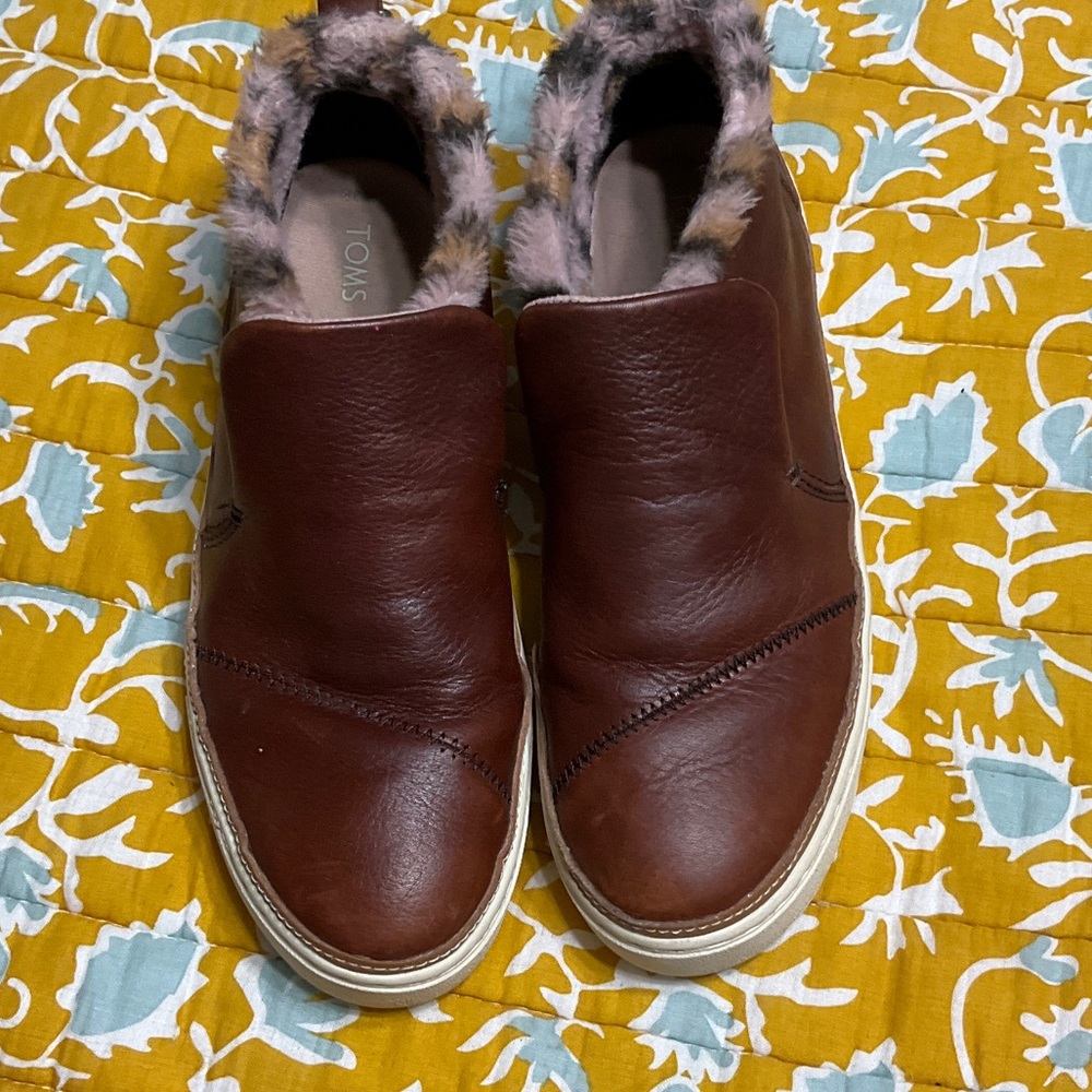 🔥Final Mark Down! Toms Brown Leather Ankle Booties with Faux Fur Trim - Picture 15 of 16